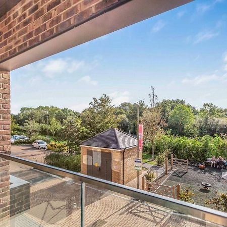 Modern 1 Bedroom Apartment With Parking In Colindale, London Edgware Eksteriør bilde